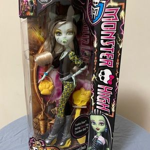 New!! Franky Stein Freaky Fusions doll